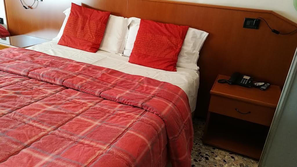 Ristorante Albergo Roma Legnano Exterior photo